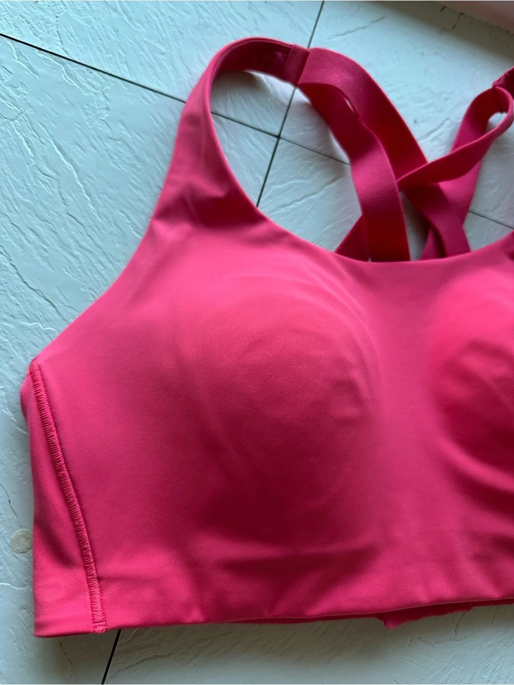 Lululemon Energy Bra *High Support, B-DDD Cups Lip Gloss